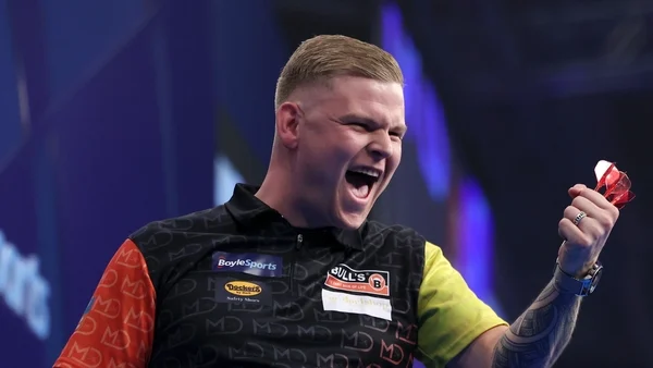 Mike De Decker swats James Wade aside to reach World Grand Prix semis