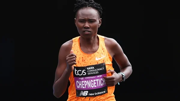 Ruth Chepngetich shatters women's marathon world record in Chicago