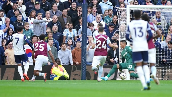 Spurs' second-half goal rush smashes West Ham