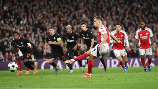 Arsenal edge past Shakhtar to remain unbeaten in Europe