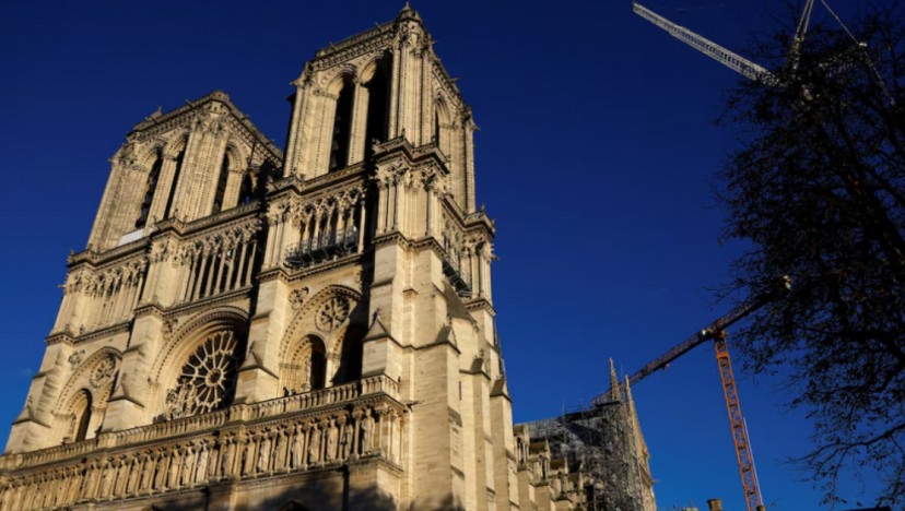 Pay up if you want to see Notre-Dame, French minister wants to tell tourists