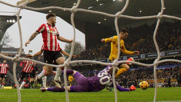 Premier League: Wolves break duck, Everton hold Hammers