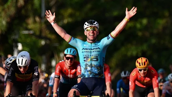 Mark Cavendish triumphant in final race of professional cycling career