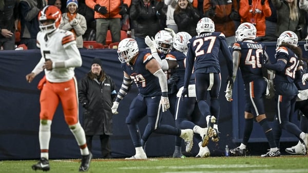 Denver Broncos see off Cleveland Browns to help play-off hopes