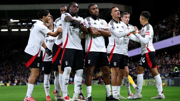 Alex Iwobi strikes twice as Fulham beat Brighton