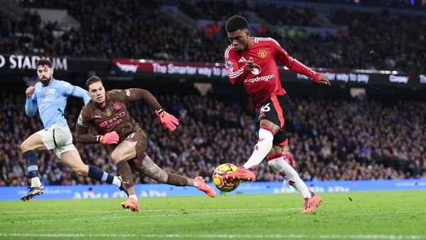 United stun City with late double to claim Manchester derby honours