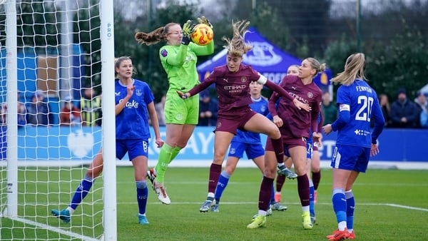 Women's Super League: Everton shock Man City, Arsenal up to third