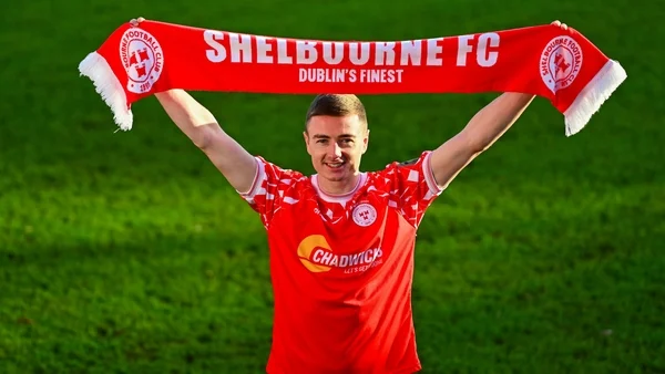 Shelbourne snap up Daniel Kelly and Ellis Chapman