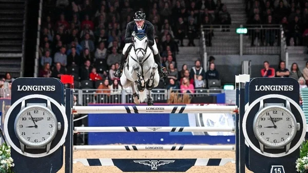 Incredible Daniel Coyle lands five-star Christmas Cracker in London